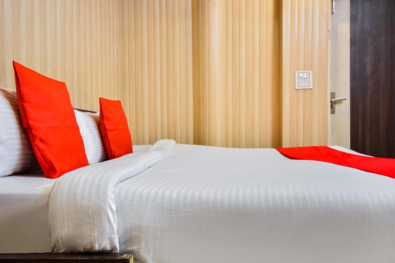 Oyo 46152 Hotel Neelam Karnāl Eksteriør billede
