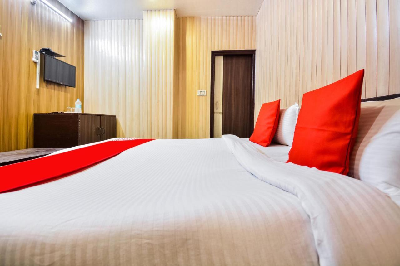 Oyo 46152 Hotel Neelam Karnāl Eksteriør billede