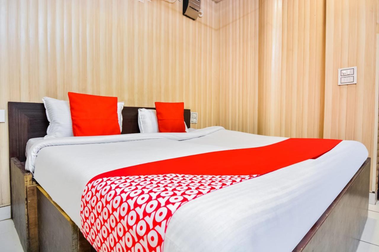 Oyo 46152 Hotel Neelam Karnāl Eksteriør billede